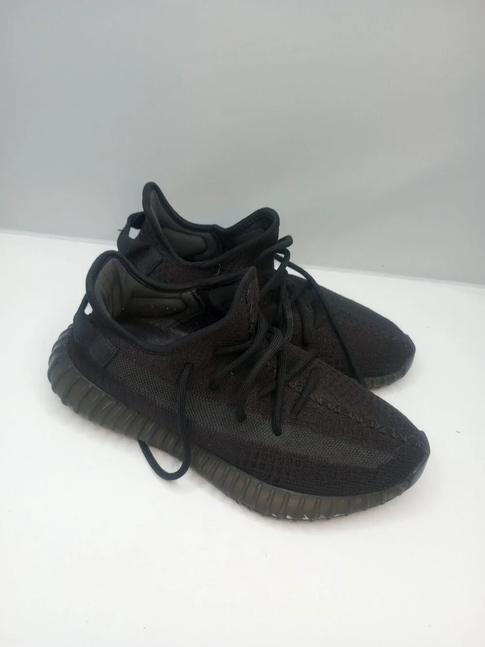 Adidas Men's 7.5M Black Ape 779001 02/22 Yeezy Boost 350 V2 Low Onyx Sneakers